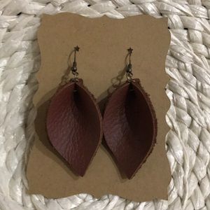Genuine leather pinched earrings
